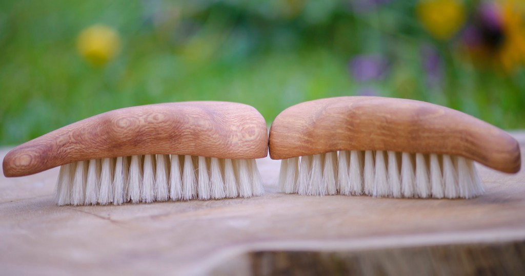 CulumNATURA Massagebürsten rechts/links Naturfriseur Allgäu